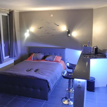 아파트 Appartement Studio Tournai *